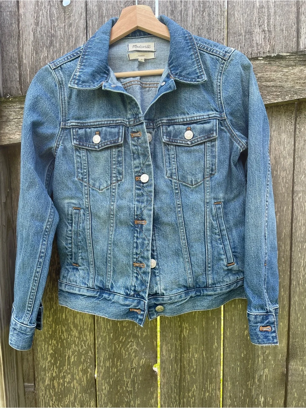 Madewell Classic Light Blue Denim Trucker Jacket - Picture 2 of 3